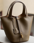Damenhandtasche aus echtem Leder – Urban Cylinder Bag aus erstklassigem Rindsleder
