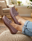Damen Slip-On Loafer mit Lochmuster – Atmungsaktive, perforierte Flats mit weicher Innensohle, leichtem Komfort und lässigem Alltagsstil