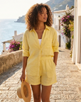Damen Tencel Zweiteiler – Weiches Lyocell Hemd & Shorts Outfit mit geometrischem Print, atmungsaktivem Stoff & lässig-elegantem Stil