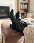Damenstiefel aus echtem Lammfell, wadenhoch – Vintage-Schnürstiefel mit geschnitztem, speziell geformtem Absatz