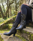 Damenstiefel aus echtem Lammfell, wadenhoch – Vintage-Schnürstiefel mit geschnitztem, speziell geformtem Absatz