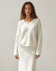 Strickpullover mit V-Ausschnitt und langer Rock für Damen – Schlichtes, elegantes Zweiteiler-Outfit