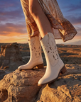 Cowboy-Stiefel für Damen mit Lochmuster – Western-Mid-Calf-Stiefel aus echtem Leder mit Stickerei, Blockabsatz und atmungsaktivem Cut-Out-Design