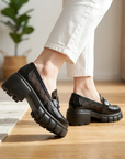 Atmungsaktive Slip-On-Loafer mit Plateauabsatz
