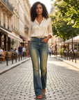 Damen Retro Schlagjeans mit Stickerei – High-Waist Stretch-Denimhose mit Vintage Blue Wash & schmalem ausgestelltem Bein