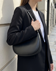 Damen-Halbmond-Umhängetasche – Handtasche in Knödelform aus PU-Leder mit zwei verstellbaren Riemen