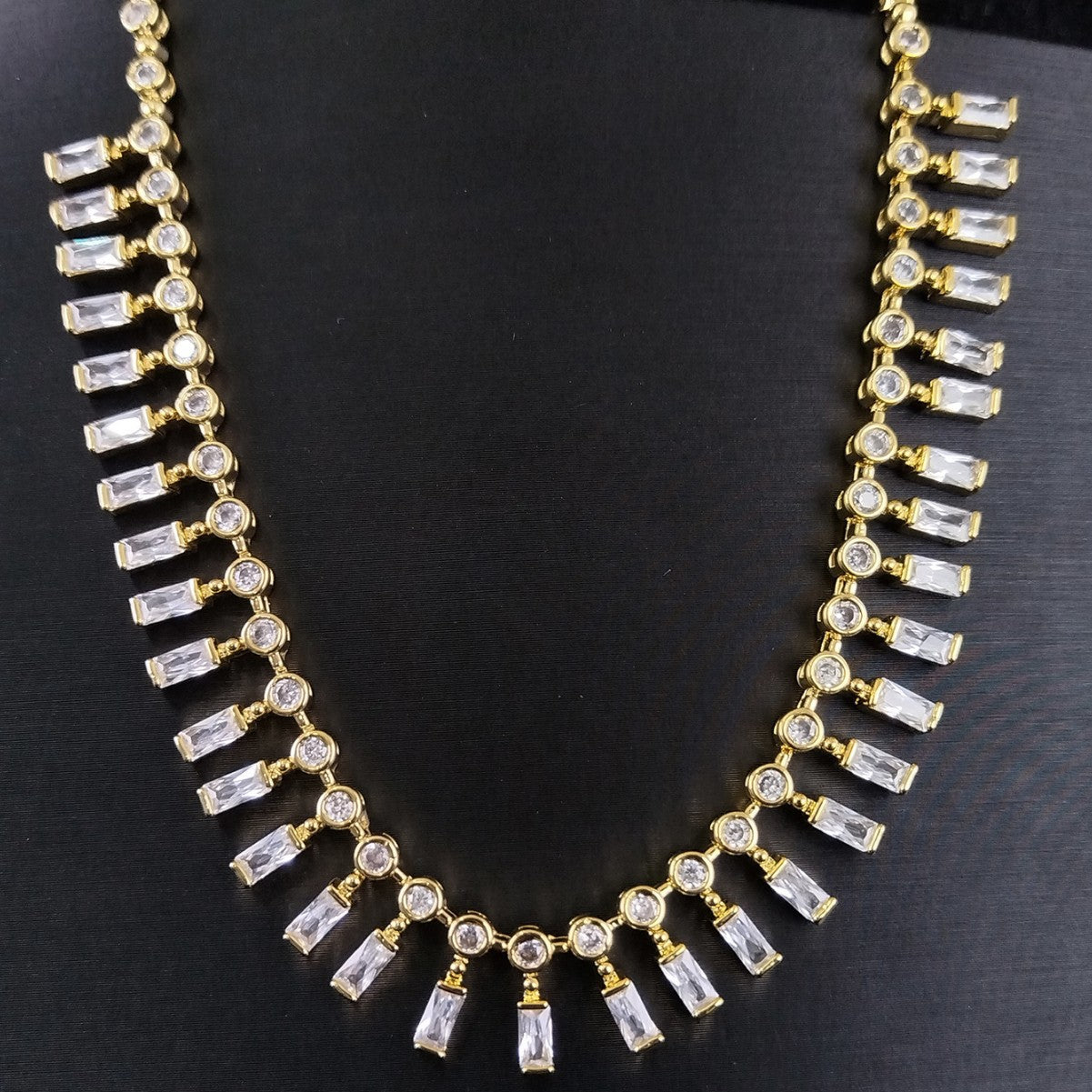 Women's Emerald Zircon Choker Necklace – Gold-Plated Copper