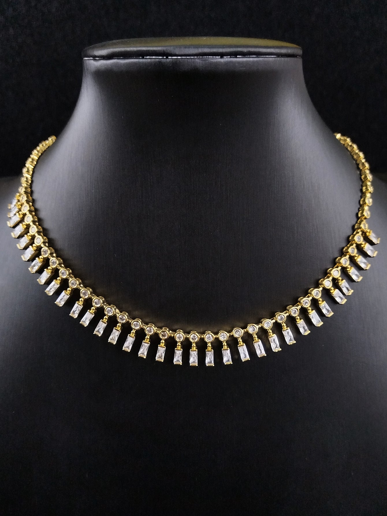 Women's Emerald Zircon Choker Necklace – Gold-Plated Copper