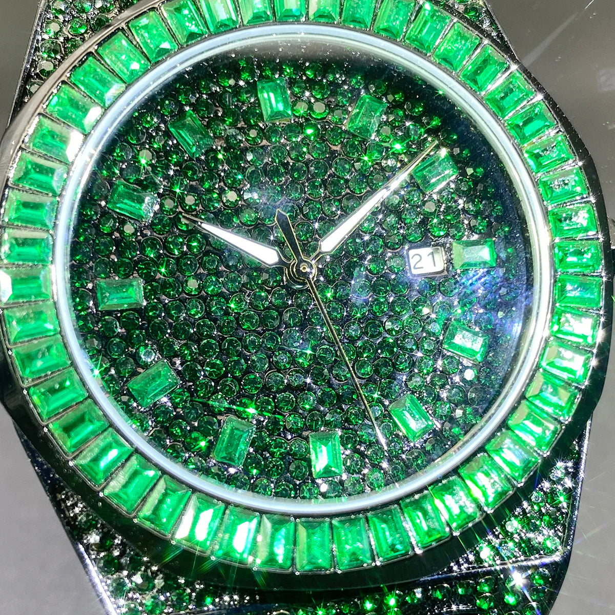Men's Hip-Hop Full Rhinestone Quartz Watch , Luxury Green Alloy Fashion Timepiece
