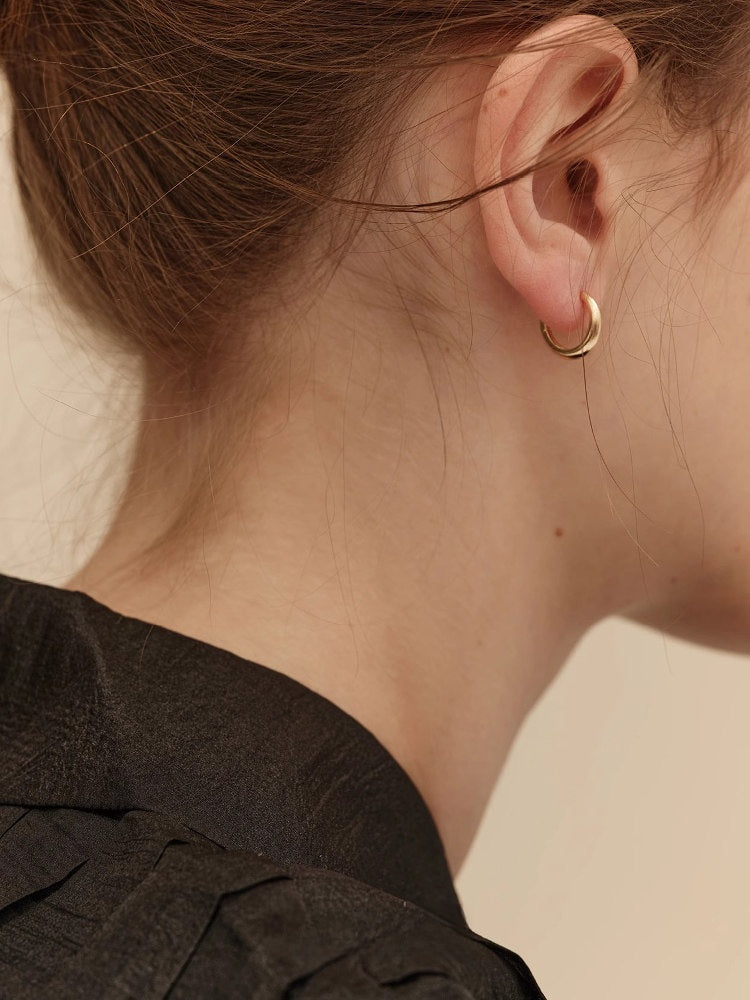 Women S925 Silver Metal Hoop Earrings – Minimalist Geometric Clip-On Hypoallergenic Jewelry