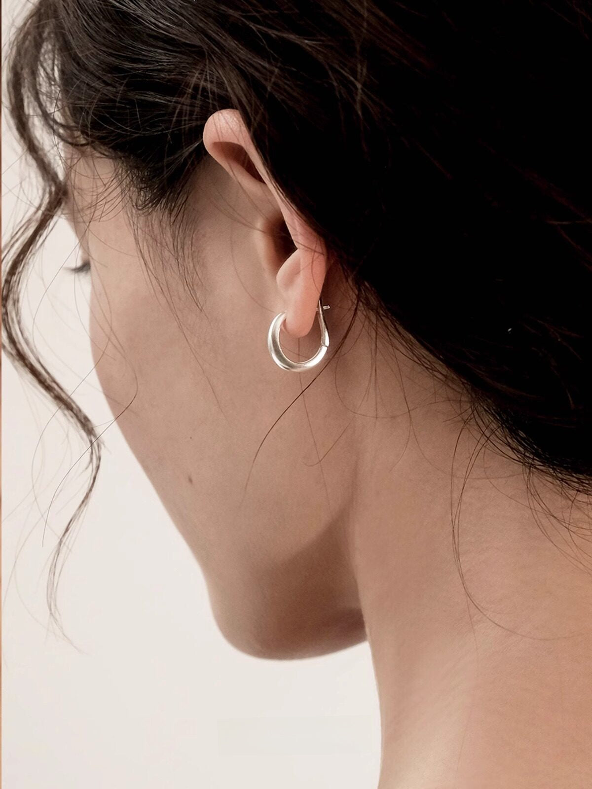 Women S925 Silver Metal Hoop Earrings – Minimalist Geometric Clip-On Hypoallergenic Jewelry