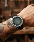 Herren 47mm Quarzuhr mit großem Zifferblatt – 200M wasserdicht, Echtlederarmband, Mineralglas