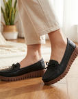 Damen Slip-On Loafer mit Lochmuster – Atmungsaktive, perforierte Flats mit weicher Innensohle, leichtem Komfort und lässigem Alltagsstil
