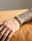 Men's Möbius Ring 999 Pure Silver Bracelet – Solid Eternity Twist Bangle with Ethnic Floral Engraving