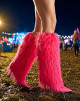 Lange Stiefeletten mit Quasten und Stilettoabsatz – Minimalistische Wildlederstiefel mit spitzer Zehenpartie und hohem Absatz