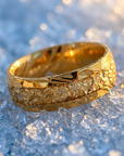 Men's Gold Foil Damascus Steel Ring – Gold-Plated Minimalist Wedding Band with Wavy Pattern Inlay