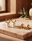 Ohrringe Damen – Kreolen mit großen Perlen, schlicht – Französischer Stil, vergoldet & versilbert, minimalistisches Statement-Schmuckstück