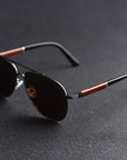 Herzförmige Sonnenbrille für Herren aus Naturkristall – UV390-Schutz